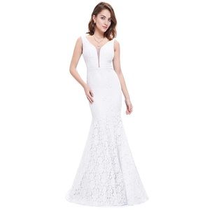 Gorgeous lace gown👰🏻👰🏼👰🏾